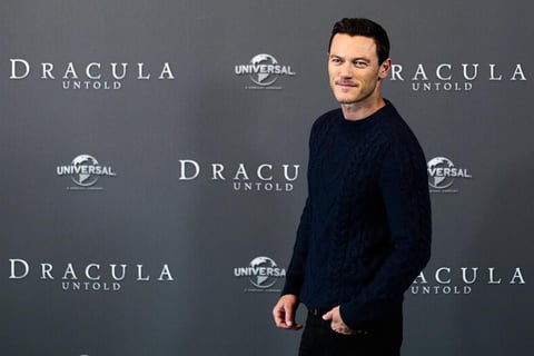 El actor británico Luke Evans da vida a Drácula en esta nueva cinta sobre el vampiro.