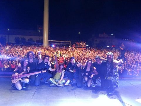 Alejandra Guzmán compartió una foto del concierto que ofreció en Torreón con motivo de las Fiestas Patrias.