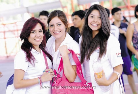 16092014 Elena, Katia y Lizeth.
