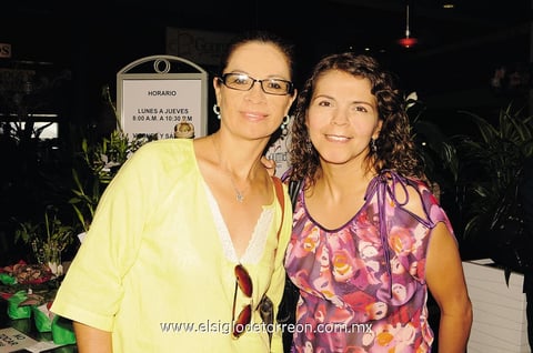 17092014 Rosa María Ceceña y Blanca García.