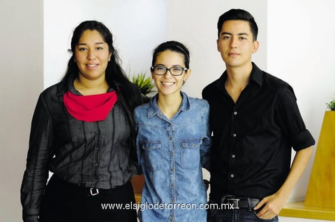 16092014 Karen, Mariana y Carlos.