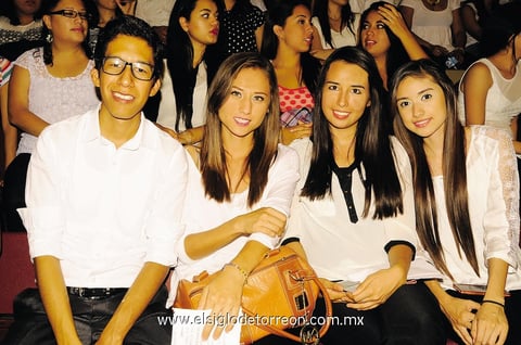 17092014 Sergio Soto, Karla Martínez, Monse Barrios y Cecy Wong.