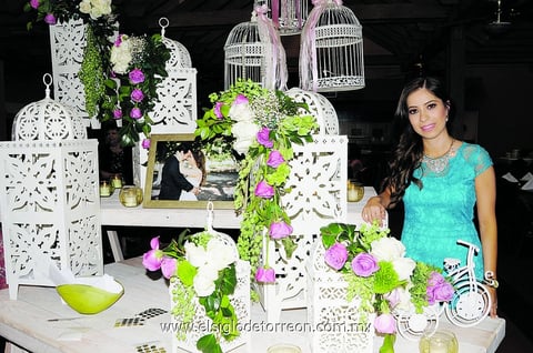16092014 CERCANO ENLACE MATRIMONIAL.  Leticia Borunda Romero en su despedida de soltera.