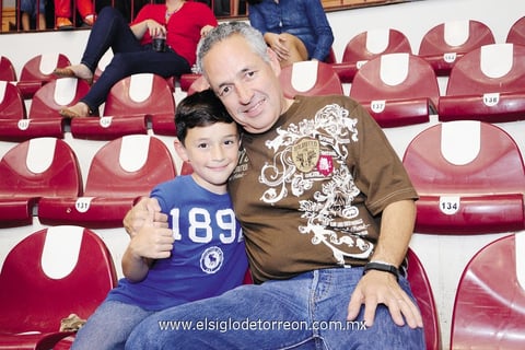 19092014 EN EL COLISEO.  Javier jr. y Javier.