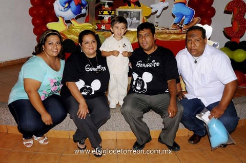 20092014 Muy feliz se encontró al festejado en compañía de sus papás, Ing. Jesús Gerardo Ayabar Martínez e Ing. Diana Cristina Reyes Cepeda