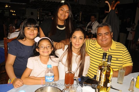 20092014 Marcela de Ramos, Marcela Galindo, Ricardo Galindo, Camila y Ximena Galindo.