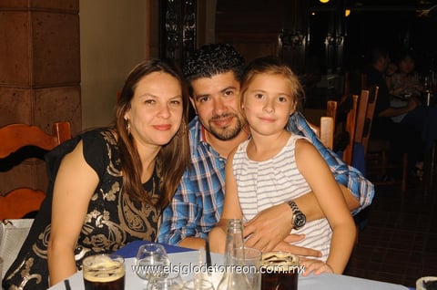 20092014 Alejandra, Héctor y Natalie.
