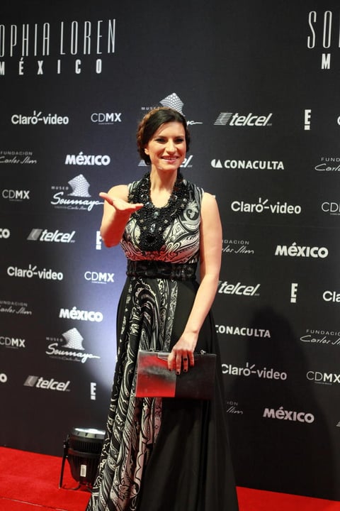 Personalidades como Laura Pausini celebraron poder ser parte de la cena en honor con la italiana, con quien dijo lleva una buena amistad.