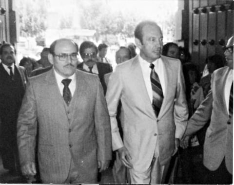 21092014 Miguel Salas PÃ¡ez y el exgobernador Guillermo JimÃ©nez Morales, en Asamblea Nacional del STIRT, en Puebla en 1984.