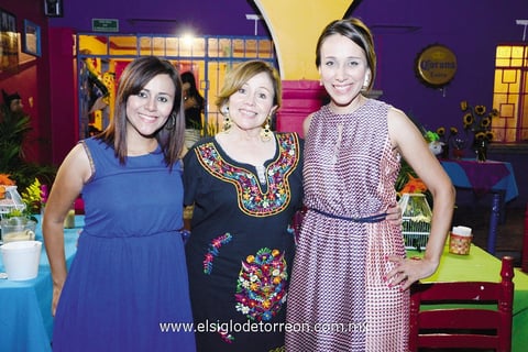 21092014 ASISTEN A PRENUPCIAL.  Alejandra, Reyna y Pamela.