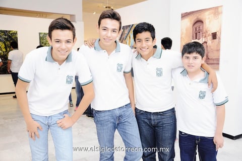 21092014 EN EVENTO ESCOLAR.  Fernando, Saúl, Ricardo y Toño.