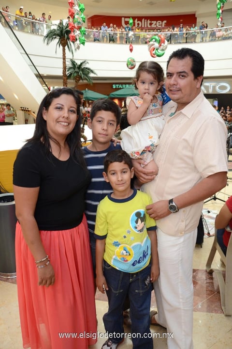 23092014 Lizeth, Daniel, Ricardo, Marifer y Ricardo.