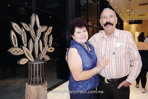 24092014 Lety y Xavier Castañeda.