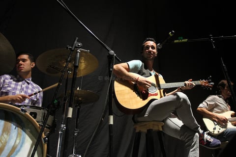 La noche contó también con una amena parte acústica.