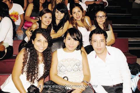 28092014 Thalía, Adriana, Teya, Angélica, Yéssica, Rubí y Juan.
