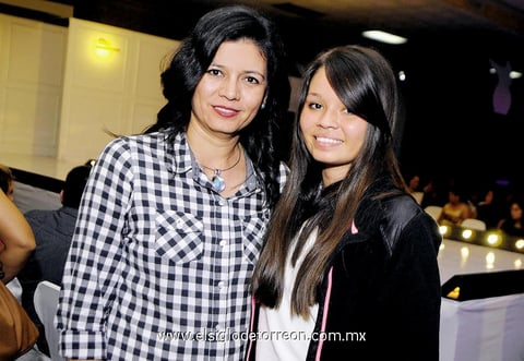 28092014 Mariana y Nicole.