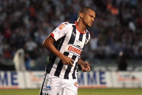 Lucas Silva anotó un doblete para darle la victoria a Rayados frente al Atlas.