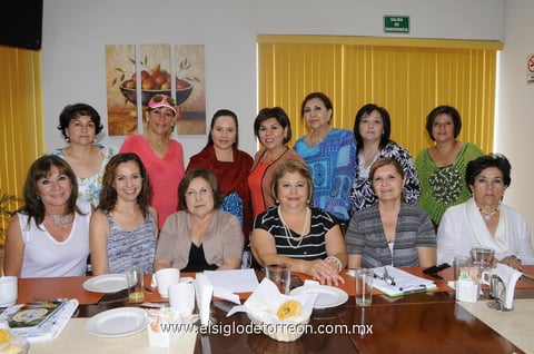 03102014 SE REúNEN.  Jardineras en la Asamblea de la Asociación de Clubes de Jardinería.