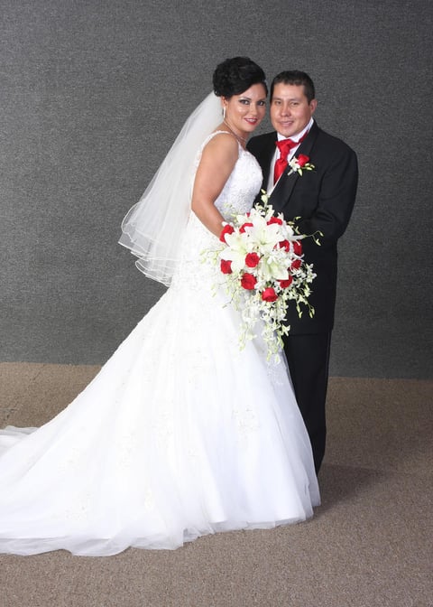 Ana Laura Escobar Ramos y Óscar Octavio Escobedo Ortega contrajeron nupcias el pasado 27 de septiembre de 2014 en la Parroquia Los Ãngeles. Sus padres son: Ana Bertha Ramos Escalante (f) y Jesús Escobar Morones; Ma. Inés Ortega Varela (f) y Pedro Escobedo Guerrero.
