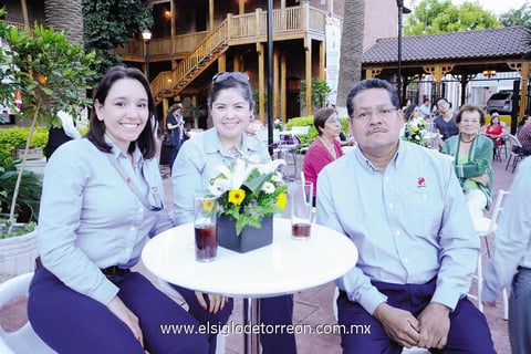 05102014 Hilda, Lidia y Martín.