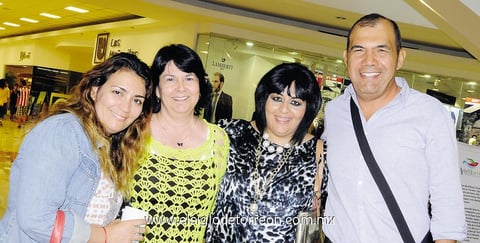 05102014 AMIGOS.  Claudia Partida, Gaby Nava, Ale de la Peña y Óscar González.