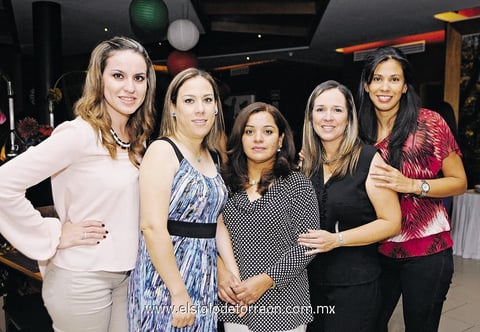 05102014 EN RECIENTE FESTEJO.  Barbie, Alejandra, Ana, Vero y Xóchitl.