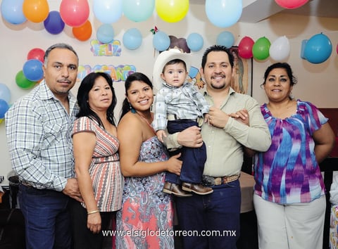 05102014 El pequeño Daniel Fernando Núñez Mendoza celebró el pasado 26 de septiembre su primer añito de vida con una bonita fiesta que le fue organizada por sus papás.