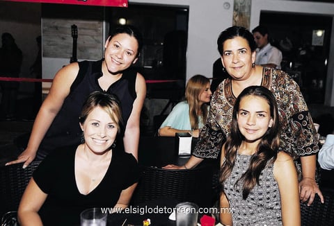 05102014 Mónica, Daniela, Mariana y Caro.