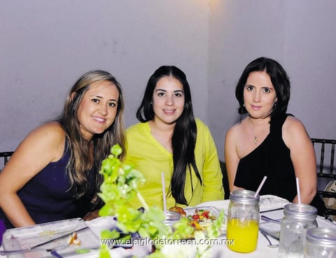 05102014 TARDE DE DAMAS.  Karla, Monse e Iliana.