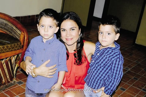 07102014 Mateo, Consuelo y Santiago.