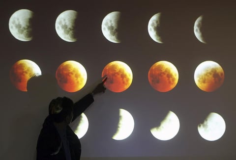 Las distintas fases del eclipse causaron asombro.