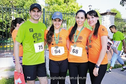 08102014 Luis, Lizeth, Karina y Valeria.