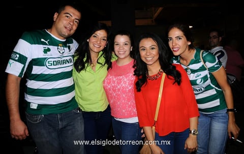09102014 Toto Rodríguez, Lidia, Mara, Dalel y Lucero.