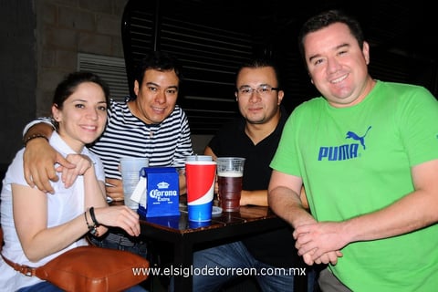 09102014 Ernesto Mendoza Soto y Juany Chávez.