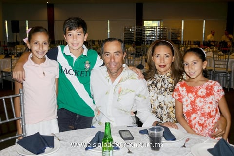 10102014 Mariana, Ale, Alejandro, Ana Carmen y Pame.