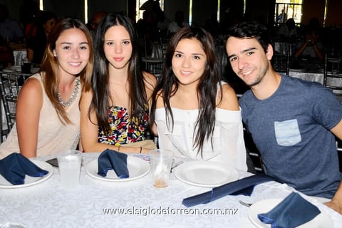 10102014 María, Sofía, Danaet y Bernardo.