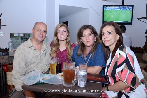 11102014 Víctor, Bárbara, Alejandra y Ana Luisa.