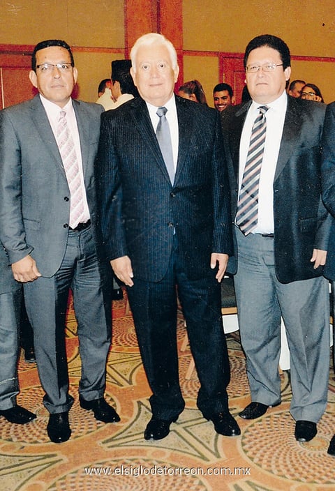 12102014 EN RECIENTE EVENTO.  Francisco Ríos, Jesús Sotomayor y Juan Gallegos.