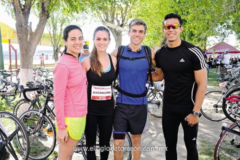 12102014 Nadia, Magda, Mariano y Joel.