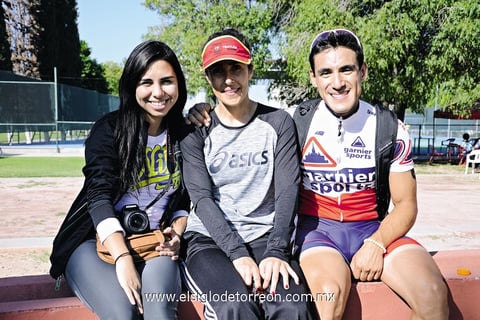 12102014 Crissel, Gabriela y Gustavo.