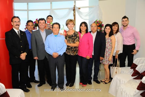 13102014 Dra. Zaragoza, Dr. Valdez, Dr. Aldana, Dra. Morales y Dra. Valdez Morales, Dr. Ovalle, Sr. Aldana y Dr. Treviño con algunos invitados más.