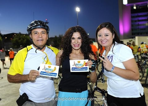 14102014 Luis, Rosy y Areli.