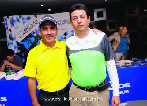 15102014 PARTICIPAN EN TORNEO DE GOLF.  Raúl y Juan.