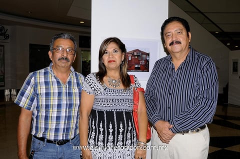15102014 Roberto Cervantes, Maru Salas y José Luis Carrillo.