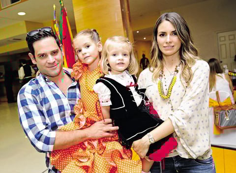 Jorge, Jimena, Lucí­a y Regina.