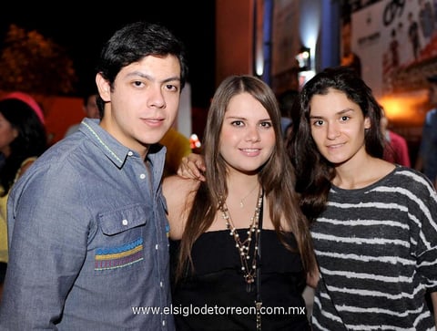 16102014 Jorge, Lupis y Renata.