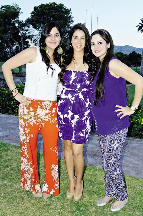 Lupita, Eli y Valeria.