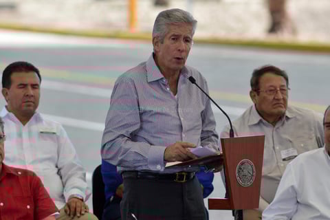 El secretario de comunicaciones y transportes, Gerardo Ruiz Esparza, detalló que el desarrollo de infraestructura para las telecomunicaciones y el transporte ocupa un lugar relevante para el desarrollo del país.