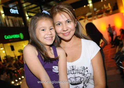 18102014 Annel y Evelyn.