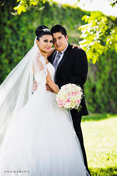 Gabriela Alejandra Márquez Alvarado y Gonzalo Adrián Delgadillo Martínez  llegaron al altar el pasado cuatro de octubre de 2014 a las 18:00 horas. Sus padres son: Sr. Santiago MÃ¡rquez Becerra y Sra. Marí­a del Rosario Alvarado de Márquez; Sr. Gonzalo Delgadillo Soria (f) y Sra. Adriana Patricia MartÃ­nez de Delgadillo.- Ana Karina Fotografí­a